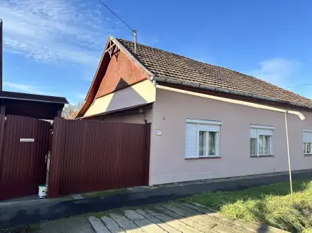 Eladó családi ház, Békéscsaba 6 szoba 146 m² 29.99 M Ft